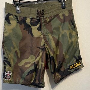 ALOHAS Men's Green Camouflage Swim Shorts